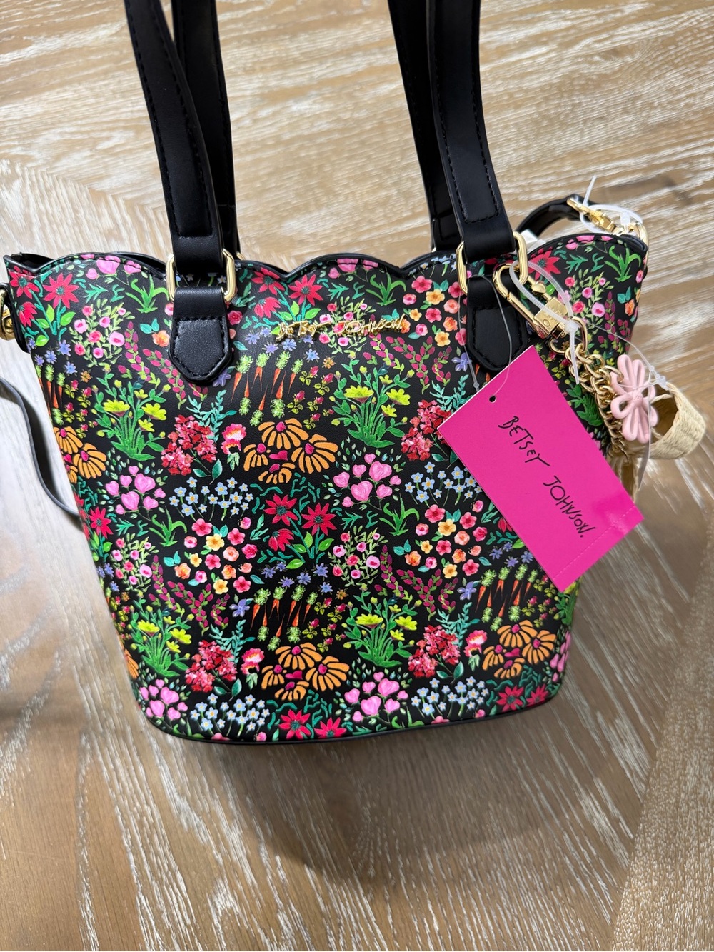 Betsey Johnson XOBLOOM Scalloped Floral Tote Bag - Picture 6 of 7